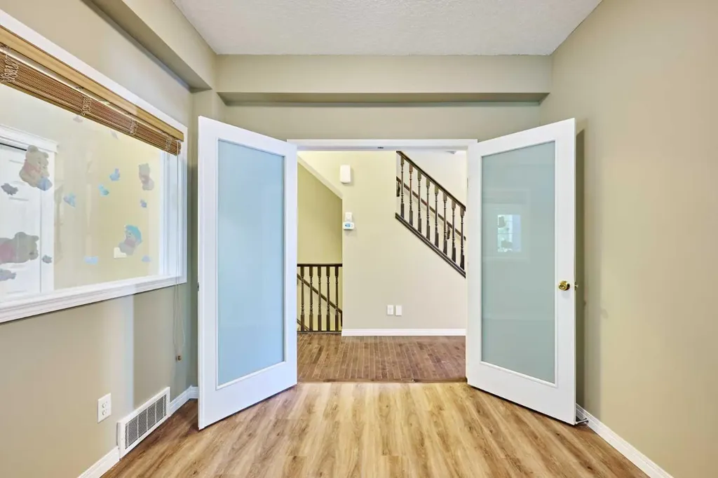 15 Silverado Saddle Court SW Calgary AB T2X 0H9