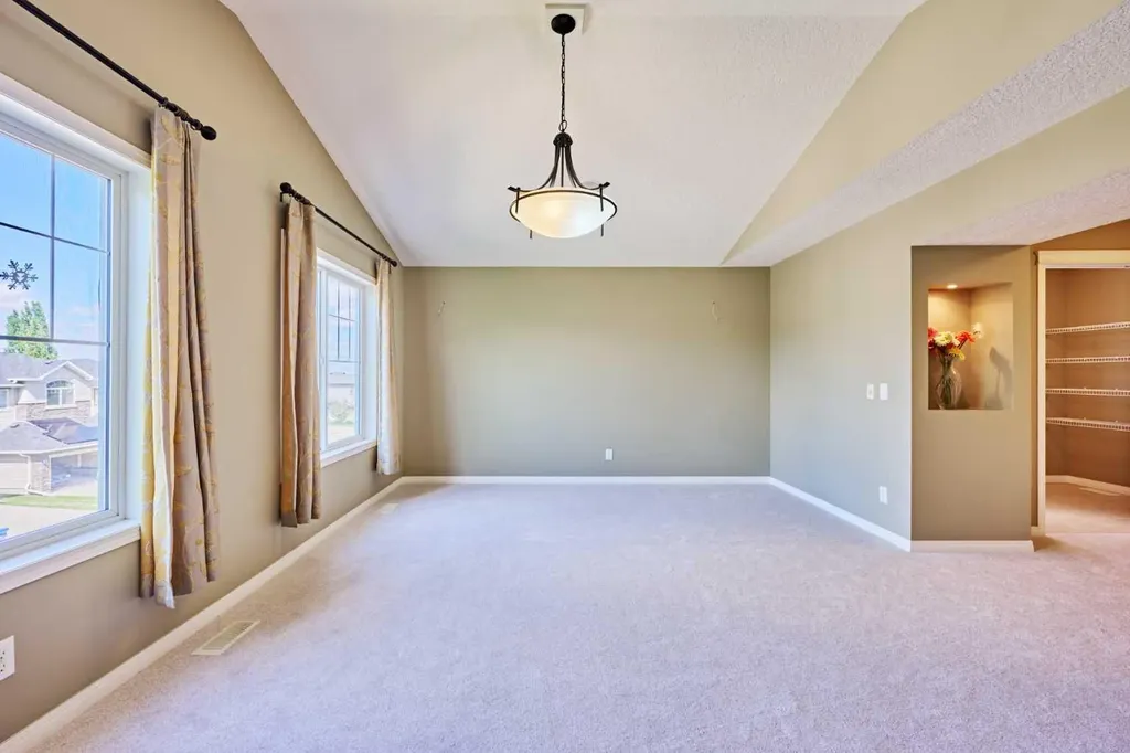 15 Silverado Saddle Court SW Calgary AB T2X 0H9