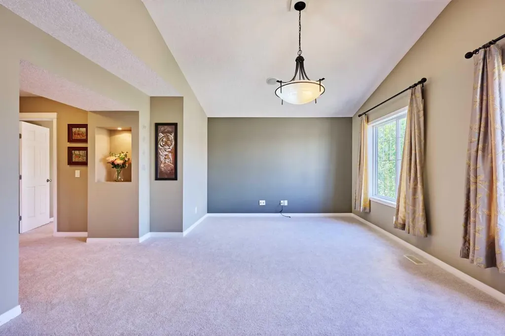 15 Silverado Saddle Court SW Calgary AB T2X 0H9