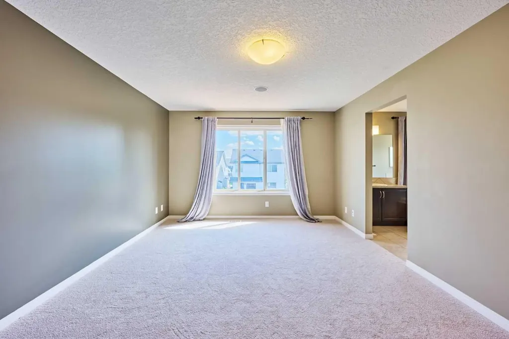 15 Silverado Saddle Court SW Calgary AB T2X 0H9