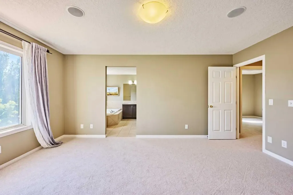 15 Silverado Saddle Court SW Calgary AB T2X 0H9