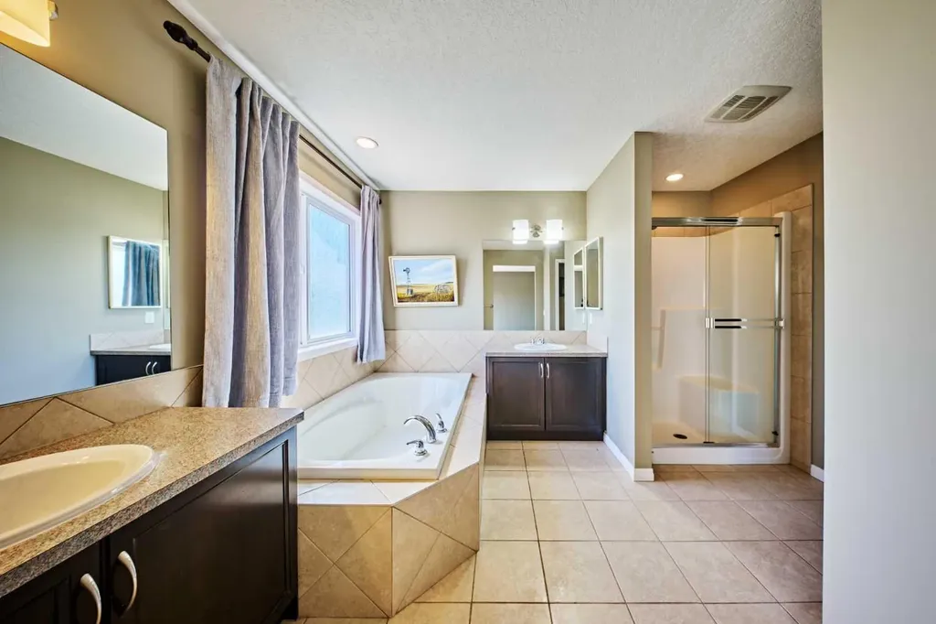 15 Silverado Saddle Court SW Calgary AB T2X 0H9