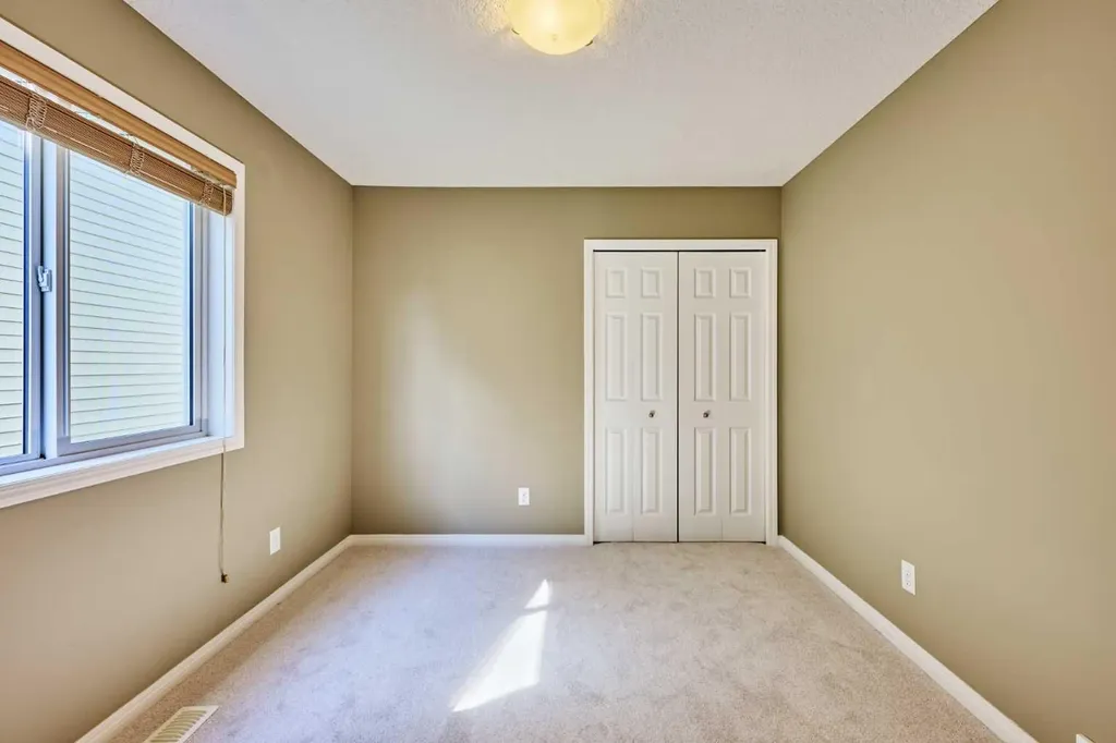 15 Silverado Saddle Court SW Calgary AB T2X 0H9