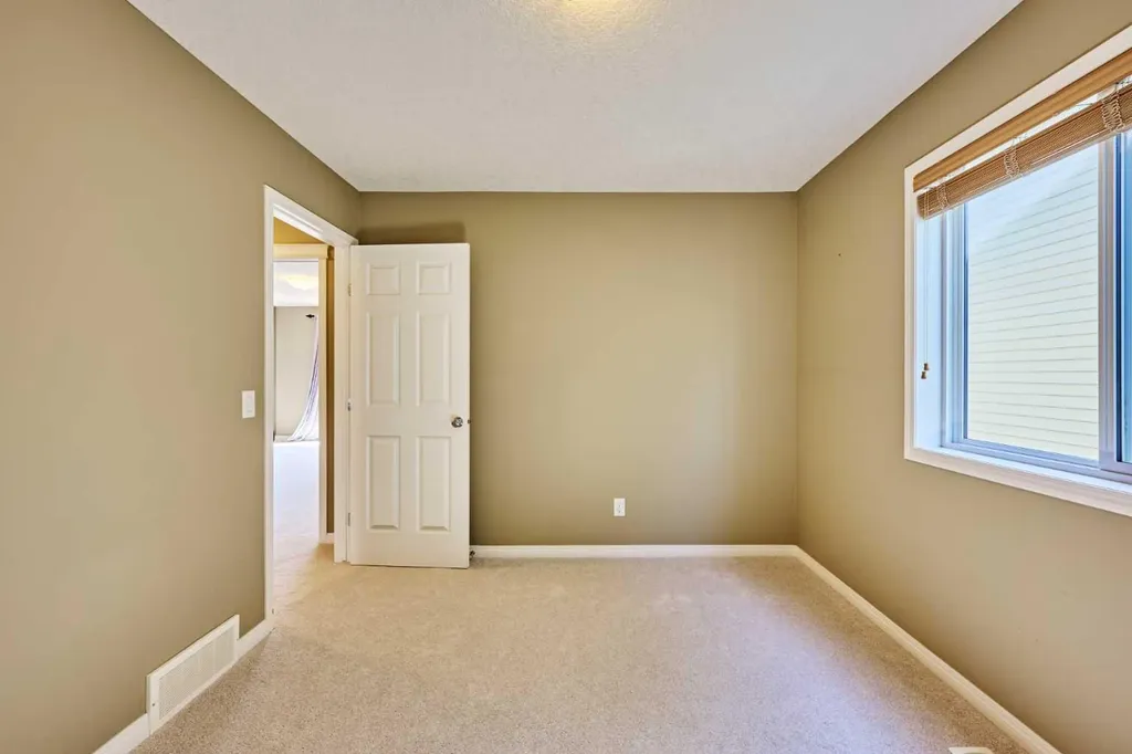15 Silverado Saddle Court SW Calgary AB T2X 0H9