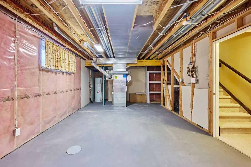 15 Silverado Saddle Court SW Calgary AB T2X 0H9