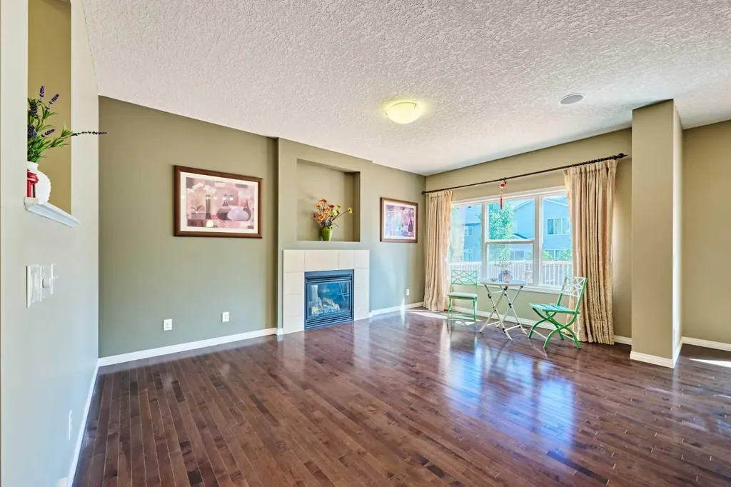 15 Silverado Saddle Court SW Calgary AB T2X 0H9