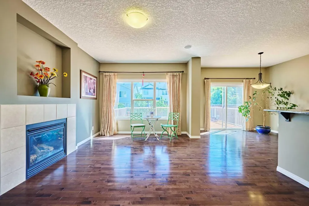 15 Silverado Saddle Court SW Calgary AB T2X 0H9