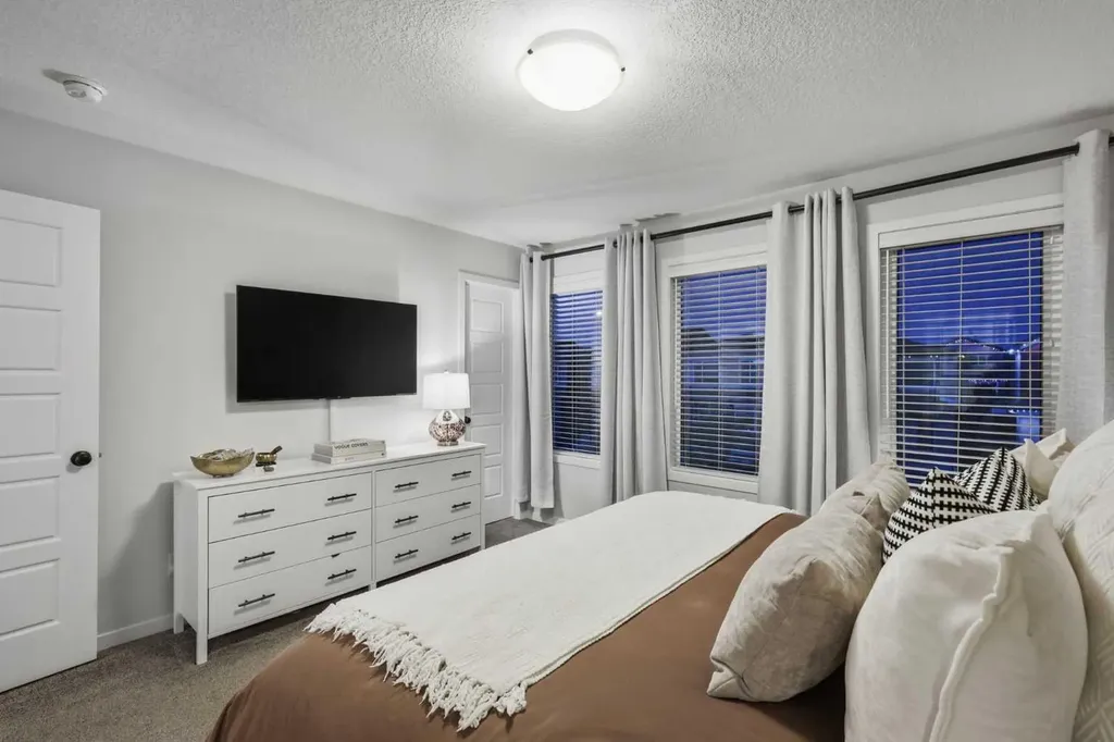 292 Wolf Creek Manor SE Calgary AB T2X 4V4