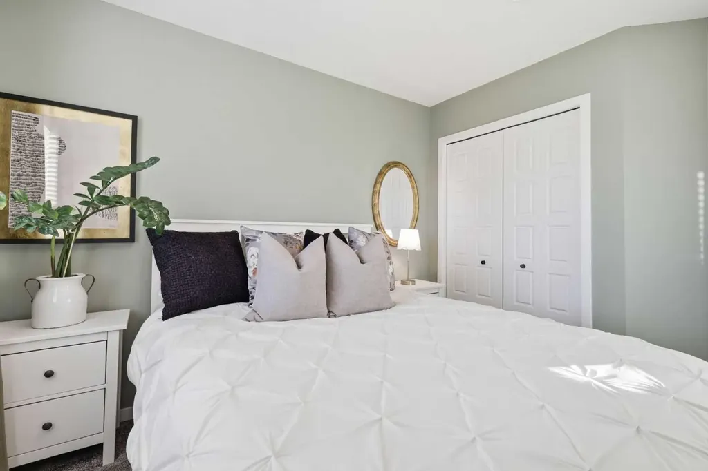 292 Wolf Creek Manor SE Calgary AB T2X 4V4
