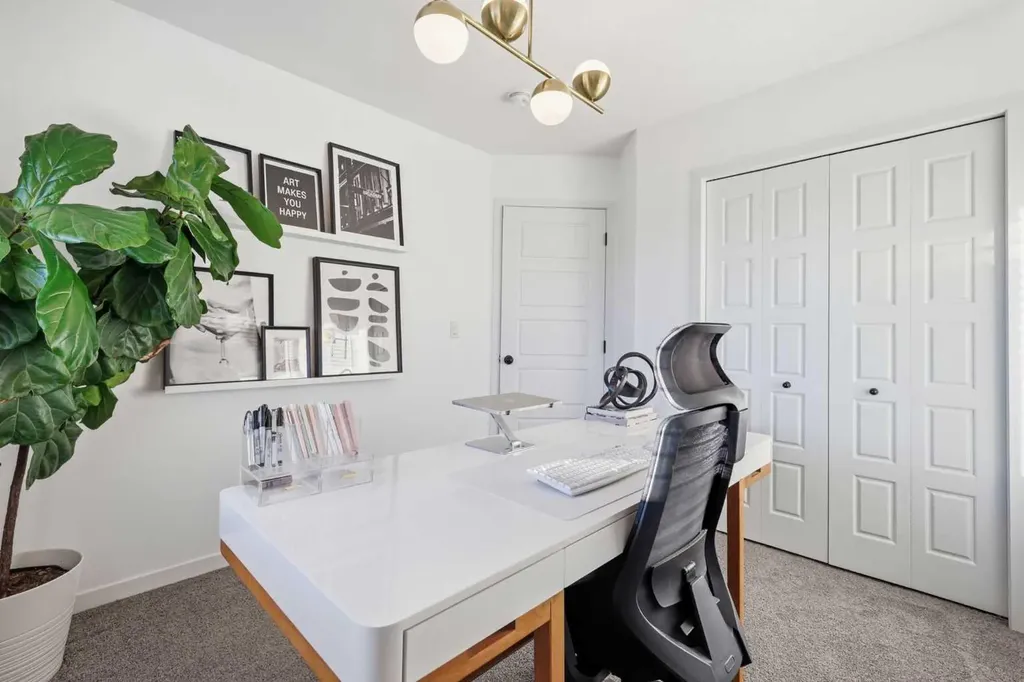 292 Wolf Creek Manor SE Calgary AB T2X 4V4