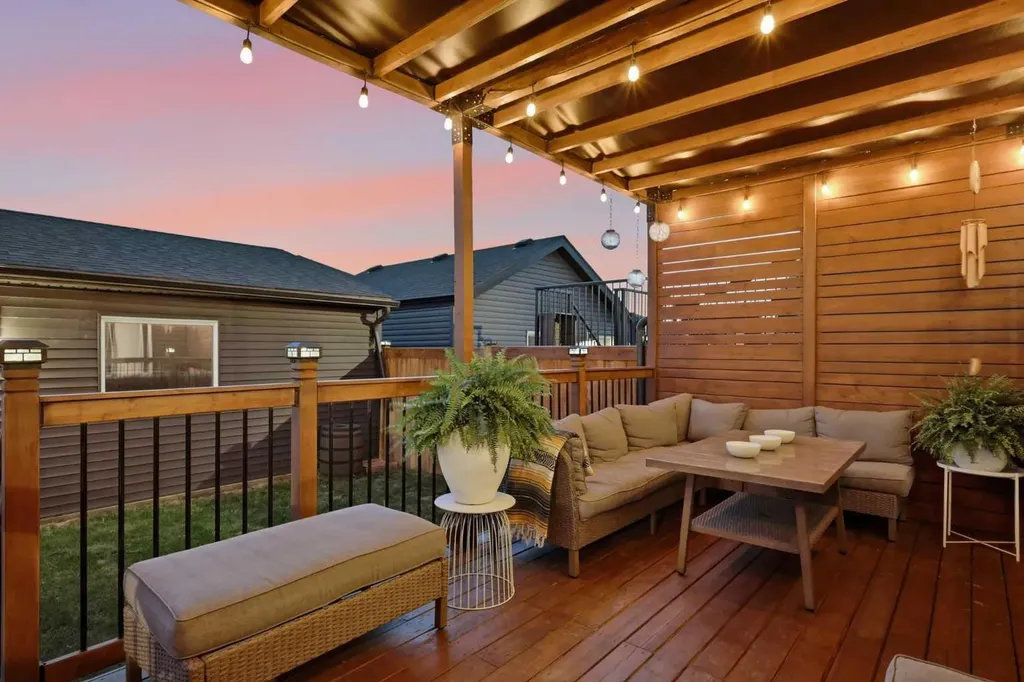 292 Wolf Creek Manor SE Calgary AB T2X 4V4