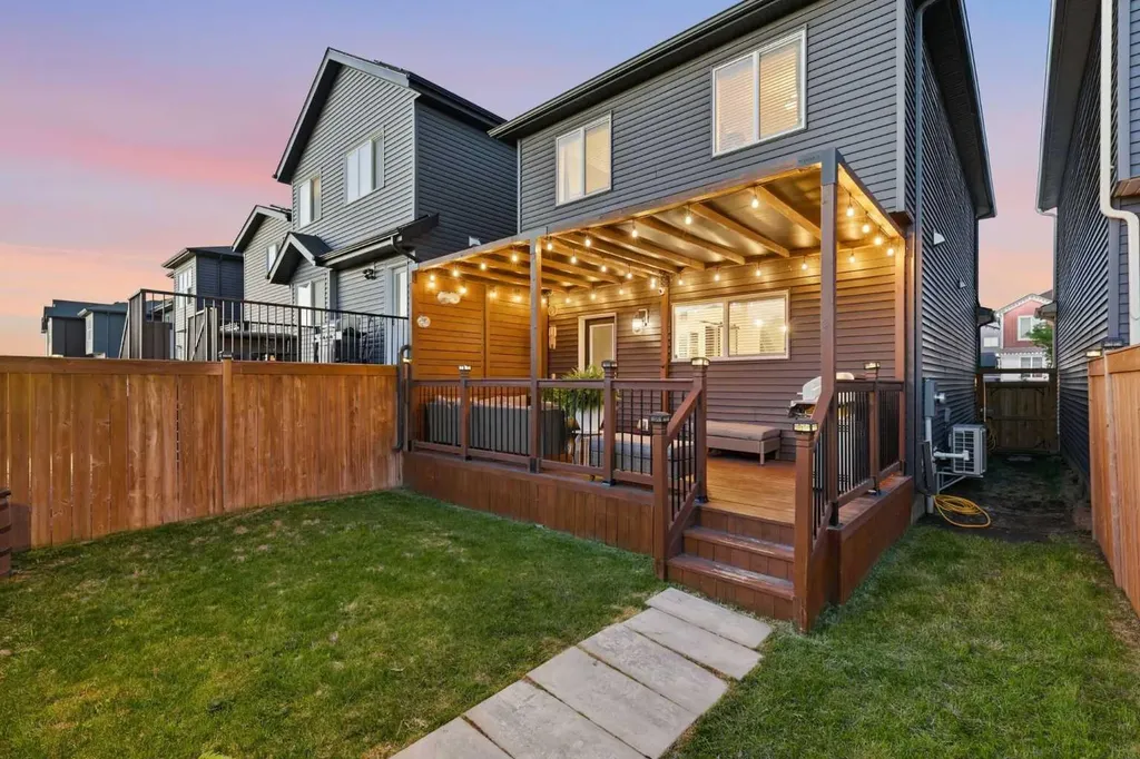 292 Wolf Creek Manor SE Calgary AB T2X 4V4