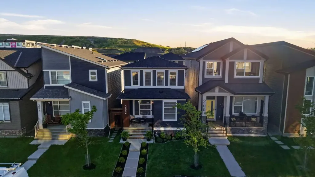 292 Wolf Creek Manor SE Calgary AB T2X 4V4