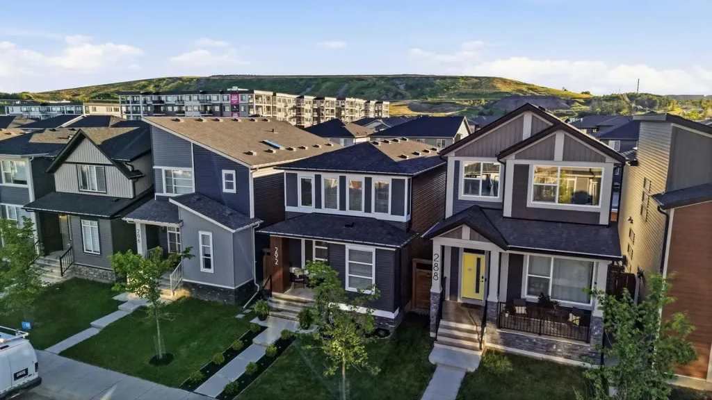292 Wolf Creek Manor SE Calgary AB T2X 4V4