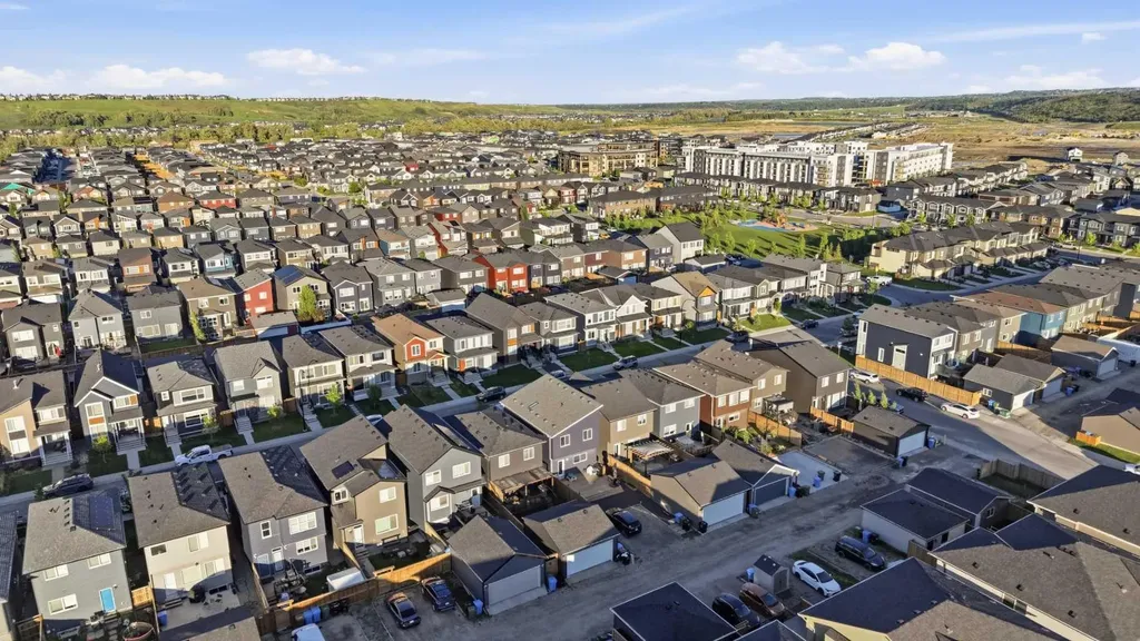 292 Wolf Creek Manor SE Calgary AB T2X 4V4