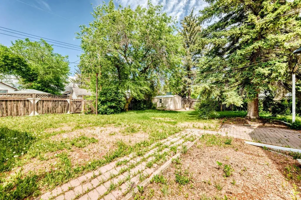 122 2 Avenue E Rockyford AB T0J 2R0