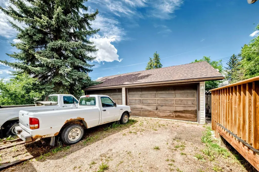 122 2 Avenue E Rockyford AB T0J 2R0