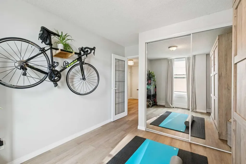 1328 13 Avenue SW Calgary AB T3C 0T3