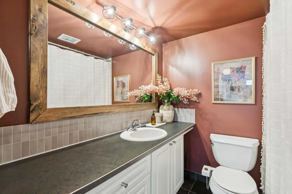 1328 13 Avenue SW Calgary AB T3C 0T3