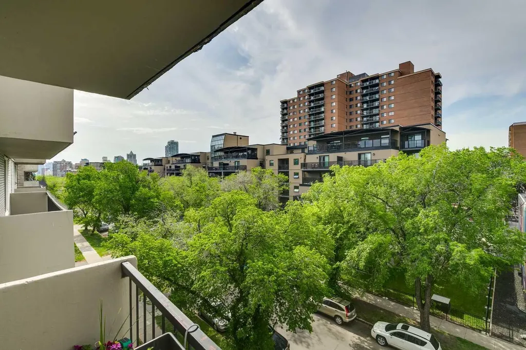 1328 13 Avenue SW Calgary AB T3C 0T3