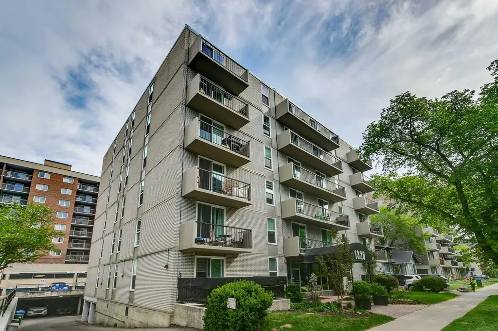 1328 13 Avenue SW Calgary AB T3C 0T3