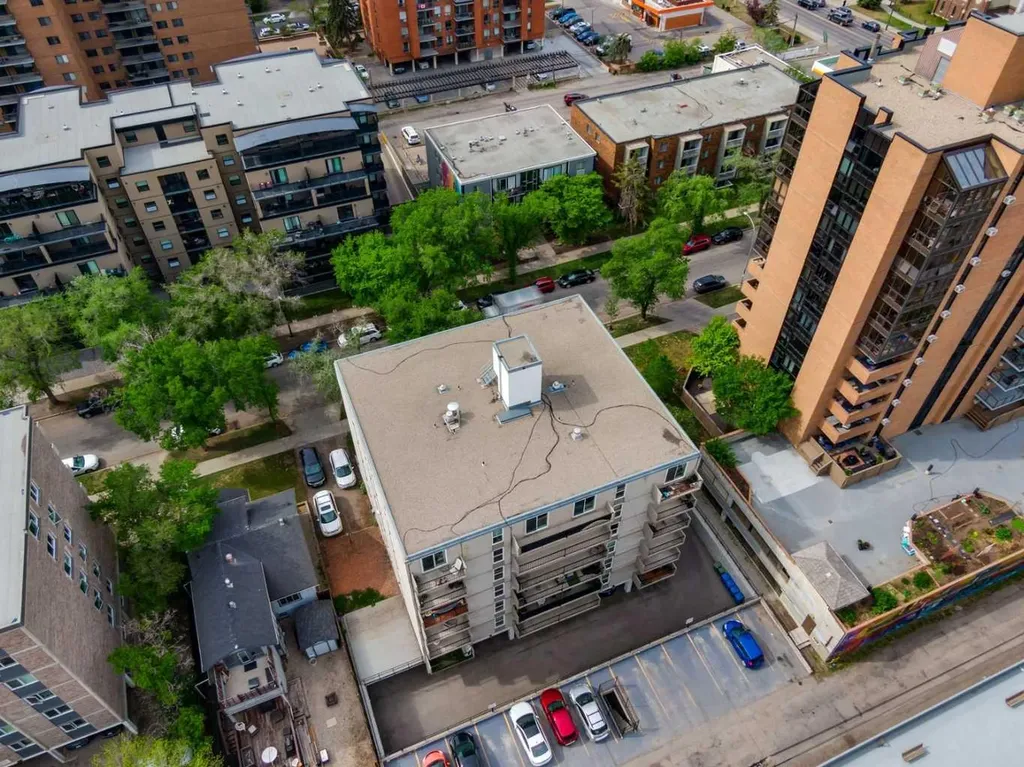 1328 13 Avenue SW Calgary AB T3C 0T3
