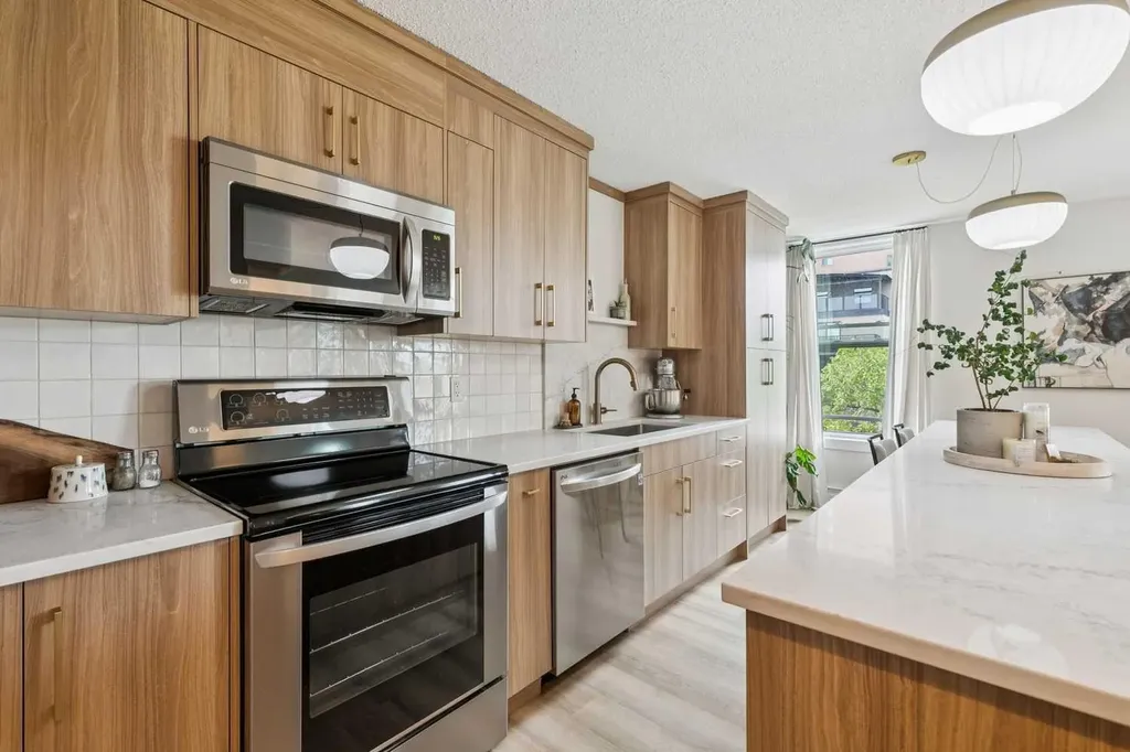 1328 13 Avenue SW Calgary AB T3C 0T3