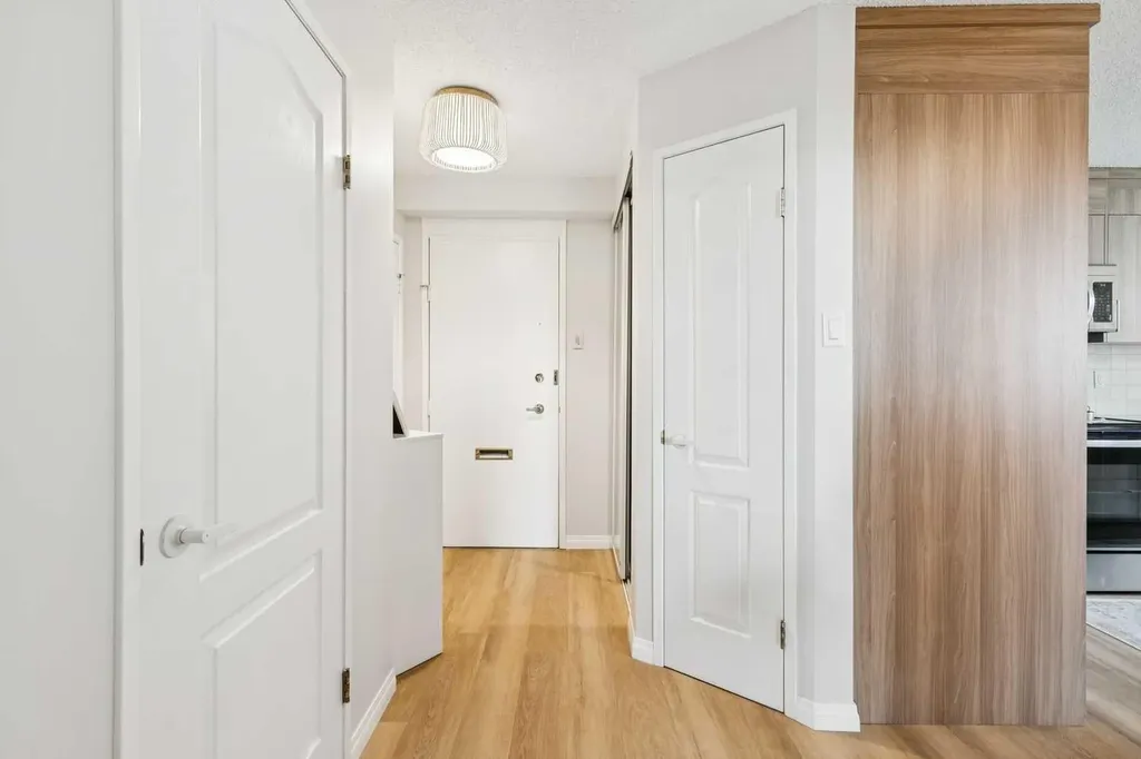 1328 13 Avenue SW Calgary AB T3C 0T3