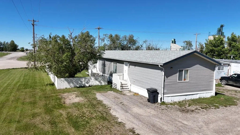 266 N 2 Street W Magrath AB T0K 1J0