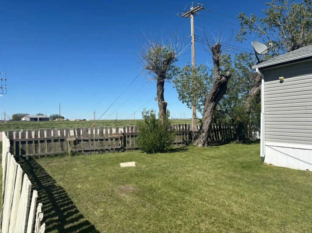 266 N 2 Street W Magrath AB T0K 1J0