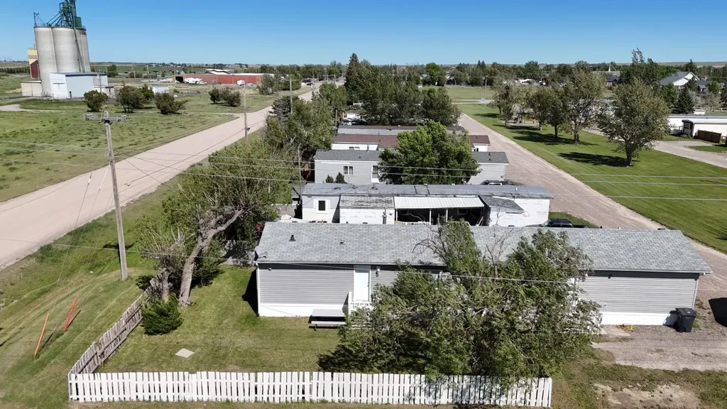266 N 2 Street W Magrath AB T0K 1J0