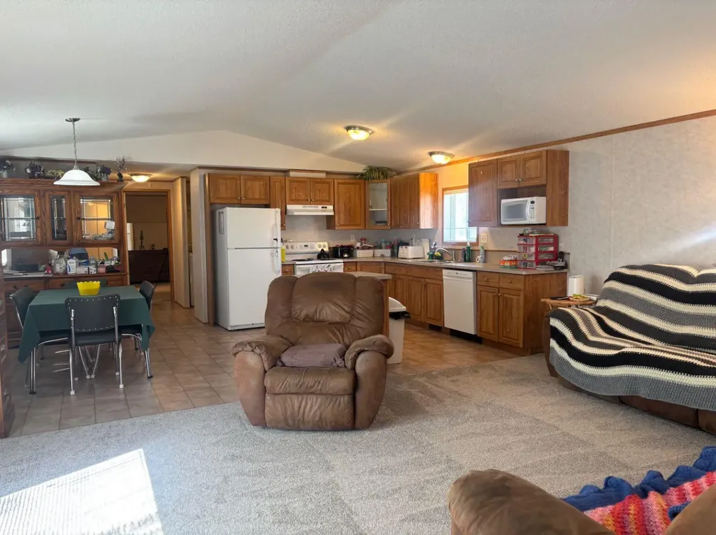 266 N 2 Street W Magrath AB T0K 1J0