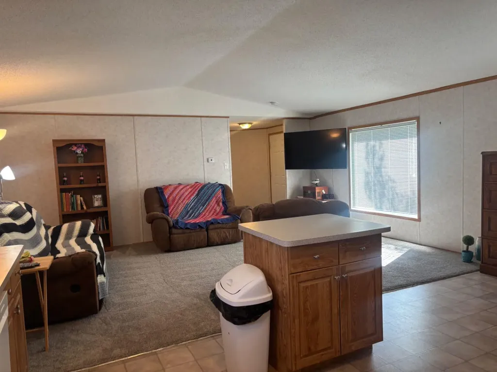 266 N 2 Street W Magrath AB T0K 1J0