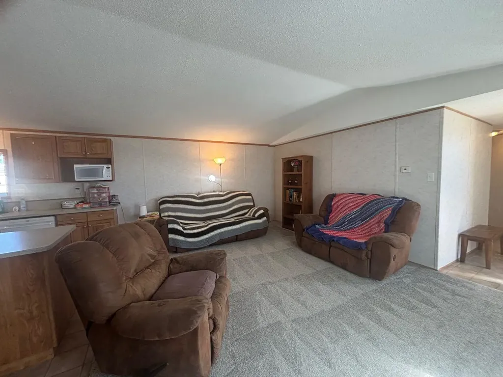 266 N 2 Street W Magrath AB T0K 1J0