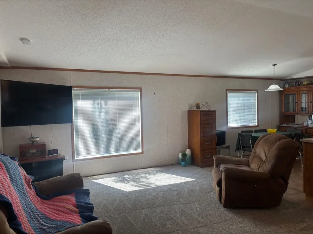 266 N 2 Street W Magrath AB T0K 1J0