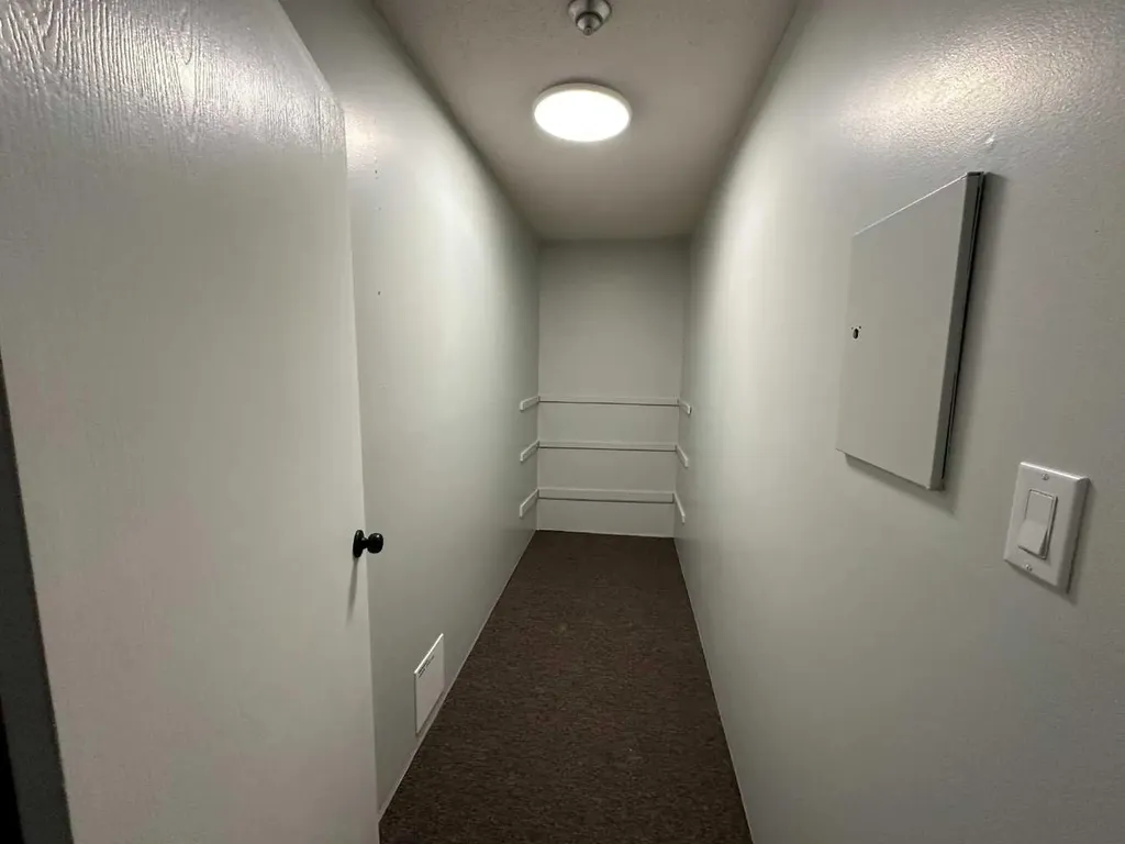 4518 47 A Avenue Sylvan Lake AB T4N1N8