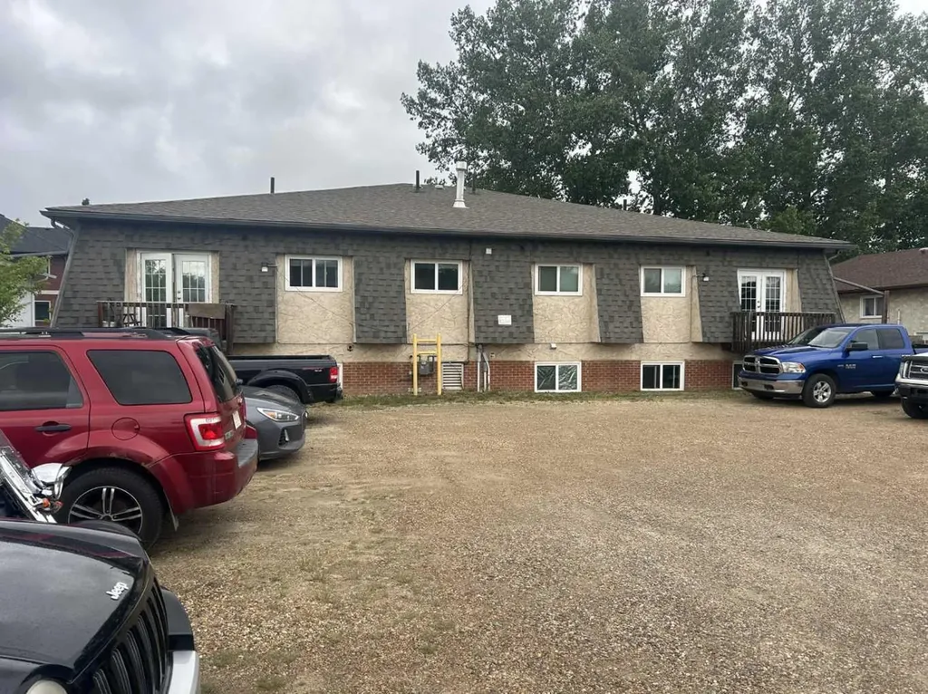 4518 47 A Avenue Sylvan Lake AB T4N1N8