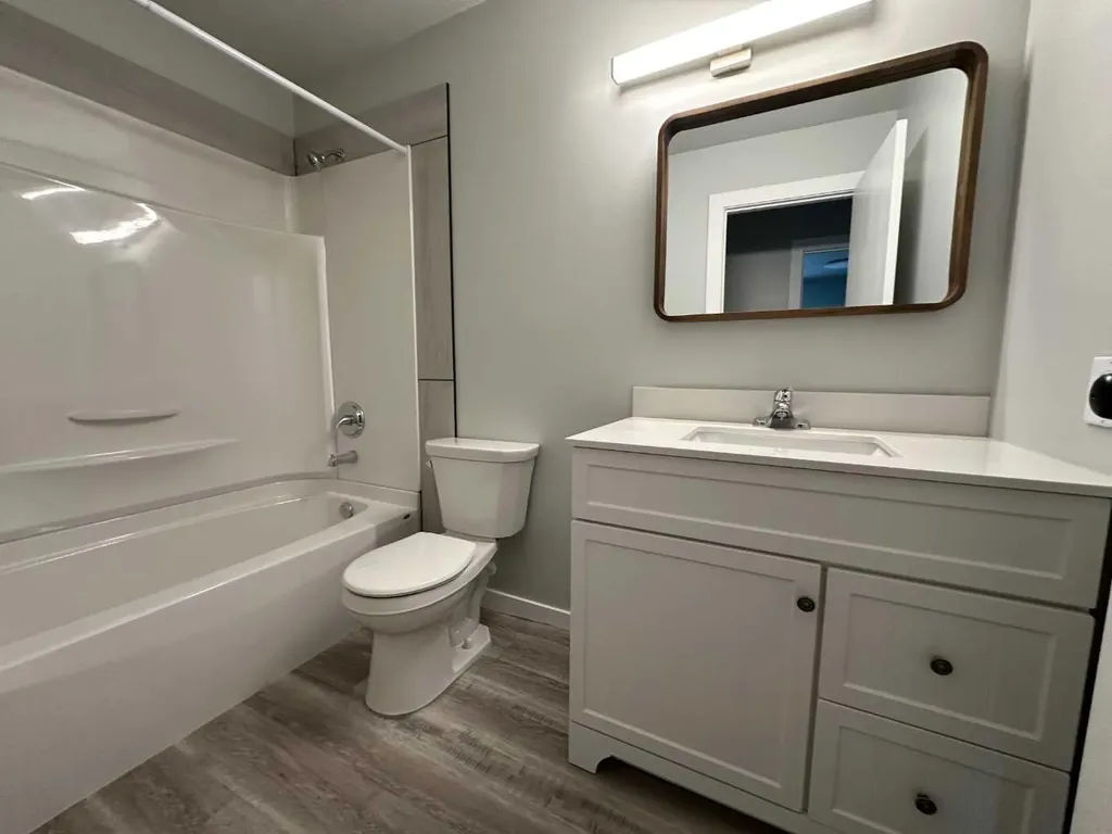 4518 47 A Avenue Sylvan Lake AB T4N1N8