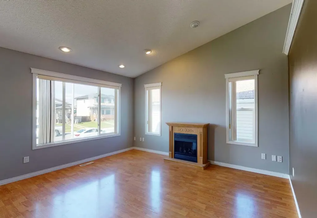 10761 73 Avenue Grande Prairie AB T8W 2T5