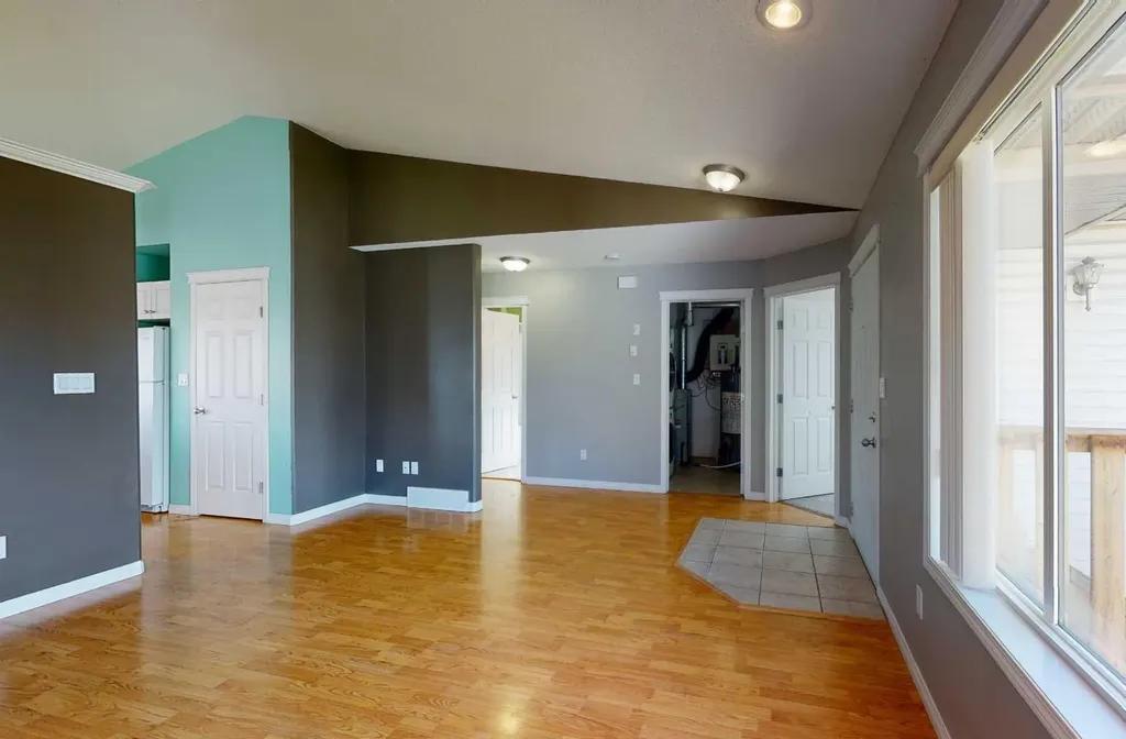 10761 73 Avenue Grande Prairie AB T8W 2T5