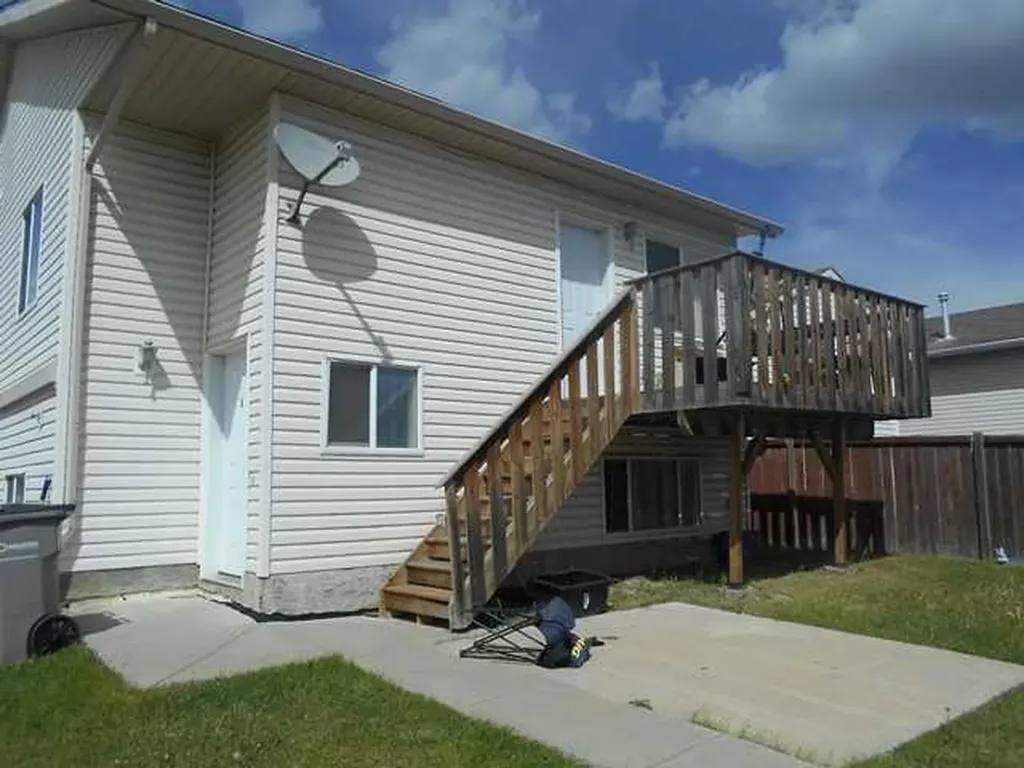 10761 73 Avenue Grande Prairie AB T8W 2T5