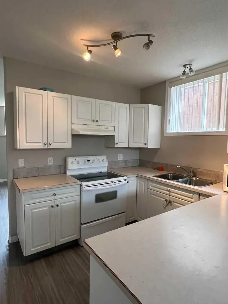 10761 73 Avenue Grande Prairie AB T8W 2T5