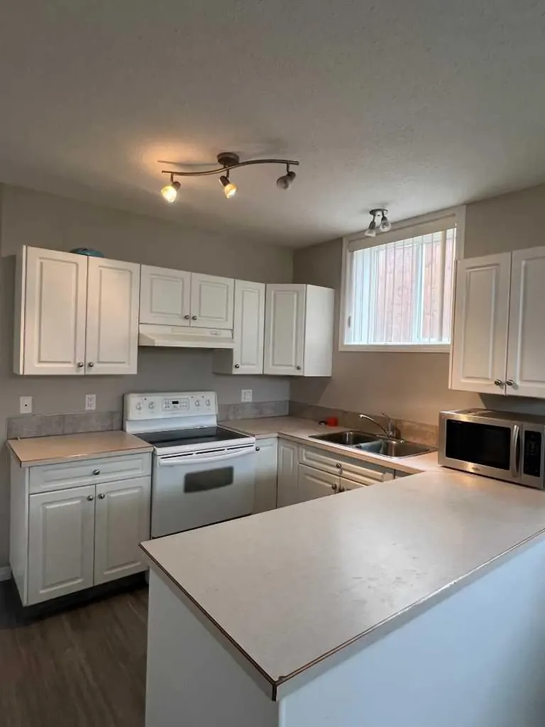 10761 73 Avenue Grande Prairie AB T8W 2T5