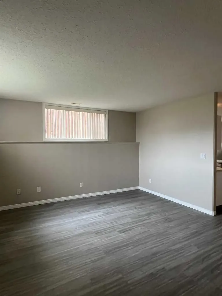 10761 73 Avenue Grande Prairie AB T8W 2T5
