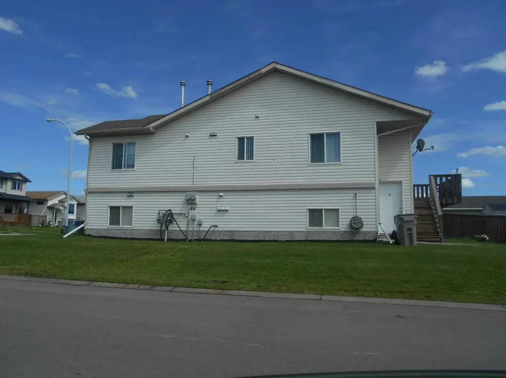 10761 73 Avenue Grande Prairie AB T8W 2T5