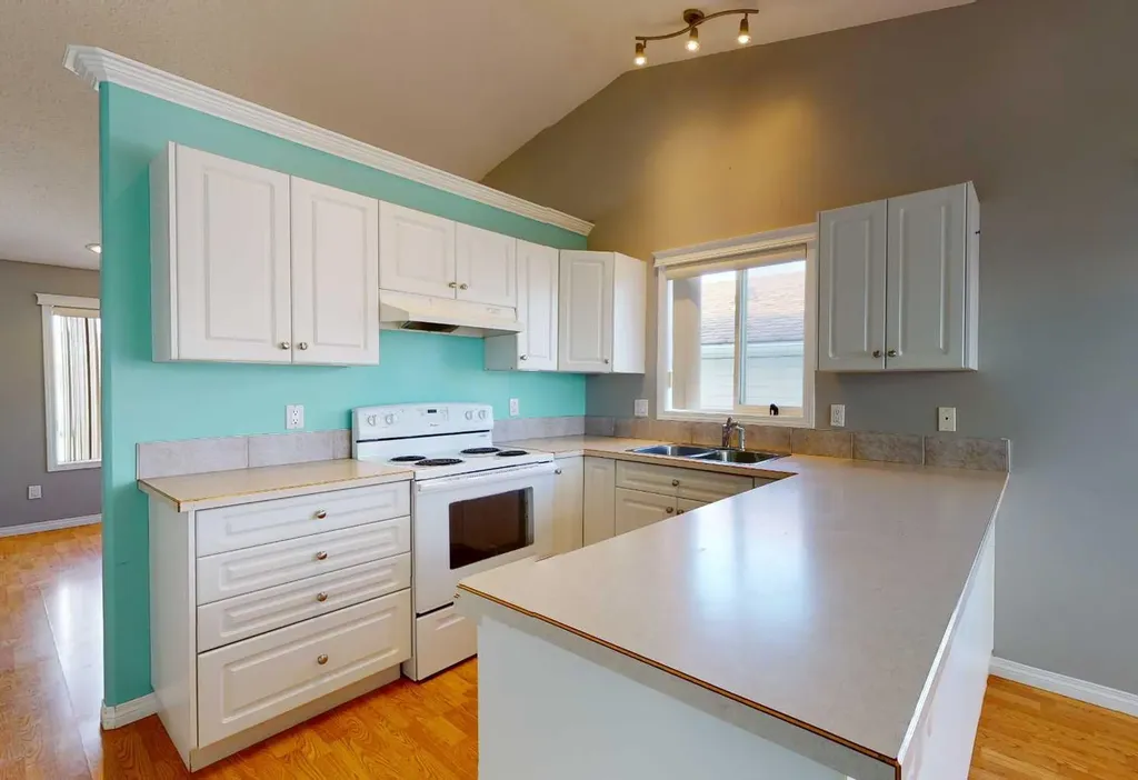 10761 73 Avenue Grande Prairie AB T8W 2T5