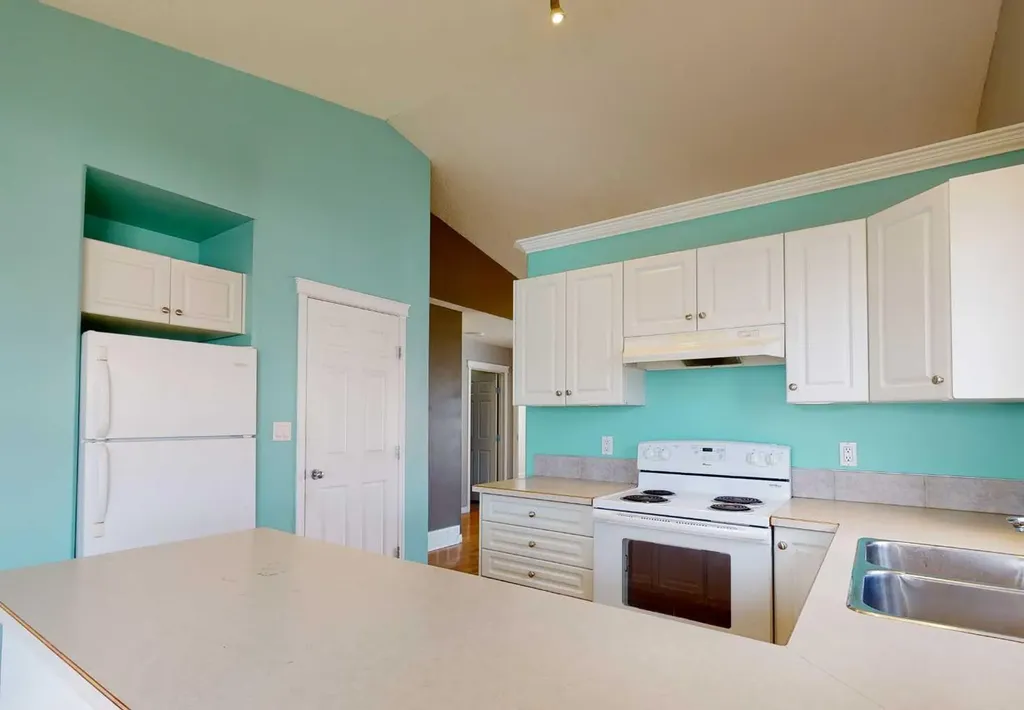 10761 73 Avenue Grande Prairie AB T8W 2T5