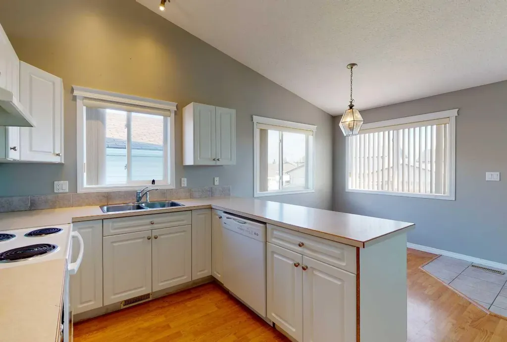 10761 73 Avenue Grande Prairie AB T8W 2T5