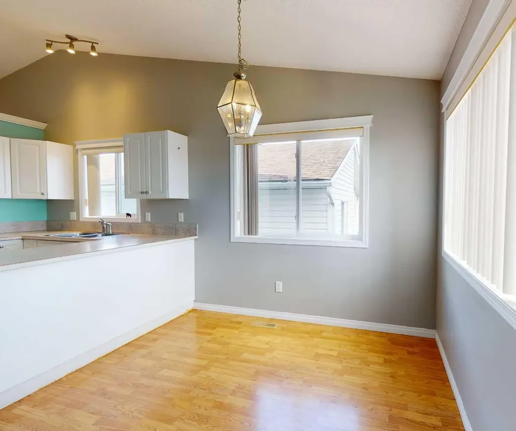 10761 73 Avenue Grande Prairie AB T8W 2T5