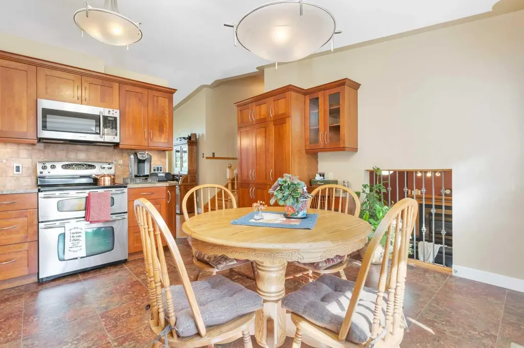 19 Donnelly Crescent Red Deer AB T4R 2K4